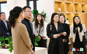 海亮教育集团总裁陈军伟一行参访ATOB空间——共探教育创新与未来